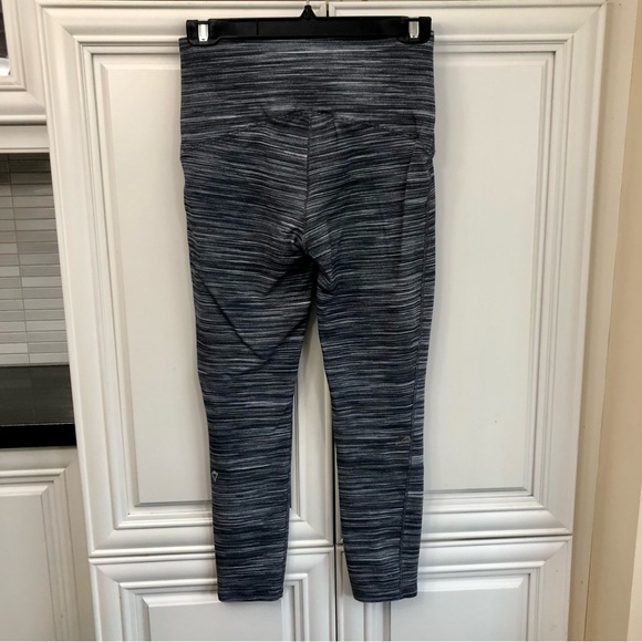 Ivivva by Lululemon high waisted girls crop leggings - Picture 6 of 9